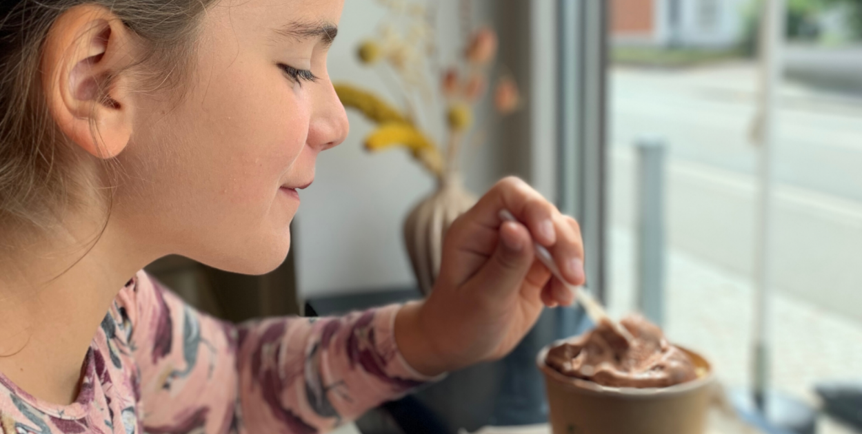 Isanmeldelse: Konnerup & Co på Fyn byder på intens og økologisk chokoladeis